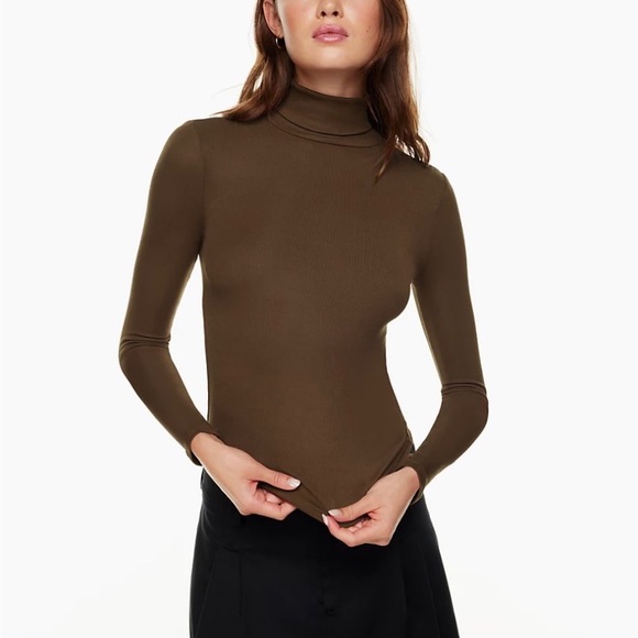Aritzia Sunday Best Freshman Turtleneck - Picture 3 of 4